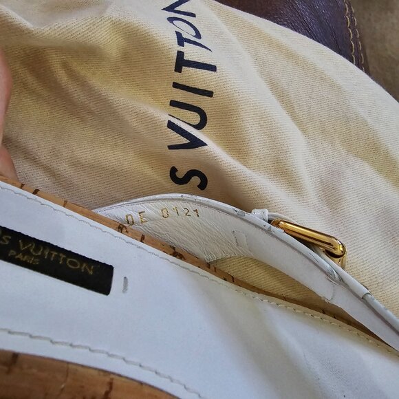 LOUISVITTON MULTI COLOR FLAT SANDAL - Picture 5 of 5